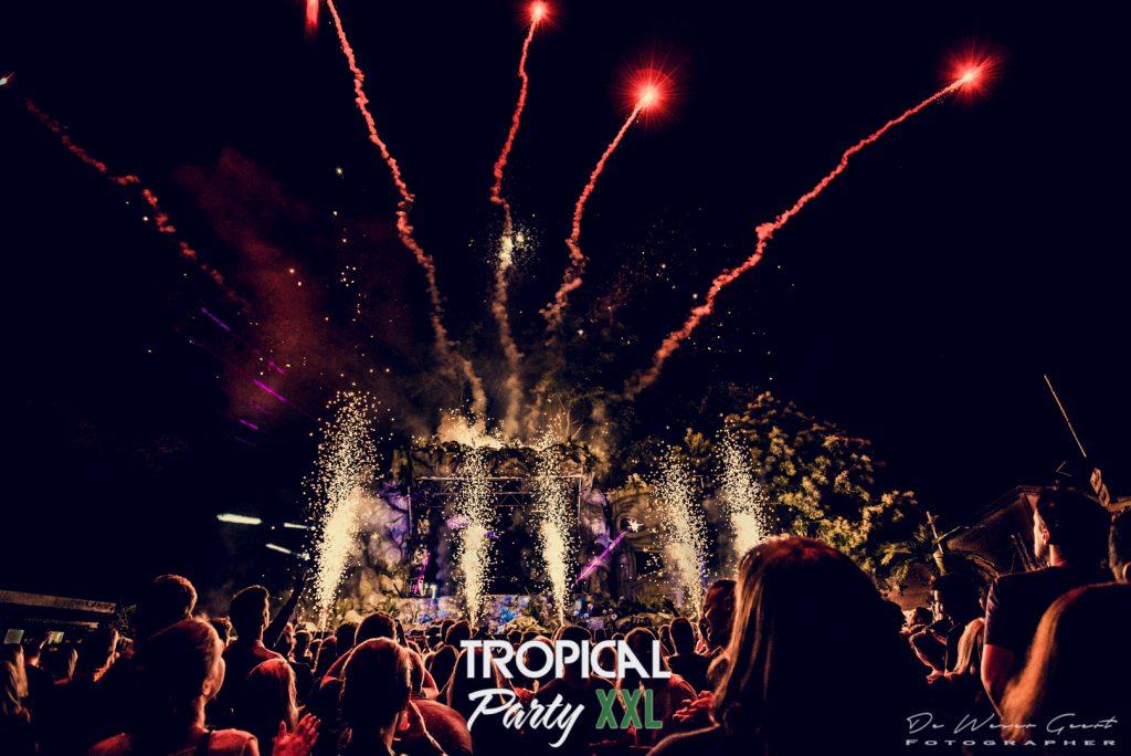 Bedrijfsfestival organiseren Sfeerfoto Tropical Party XXL
Festival