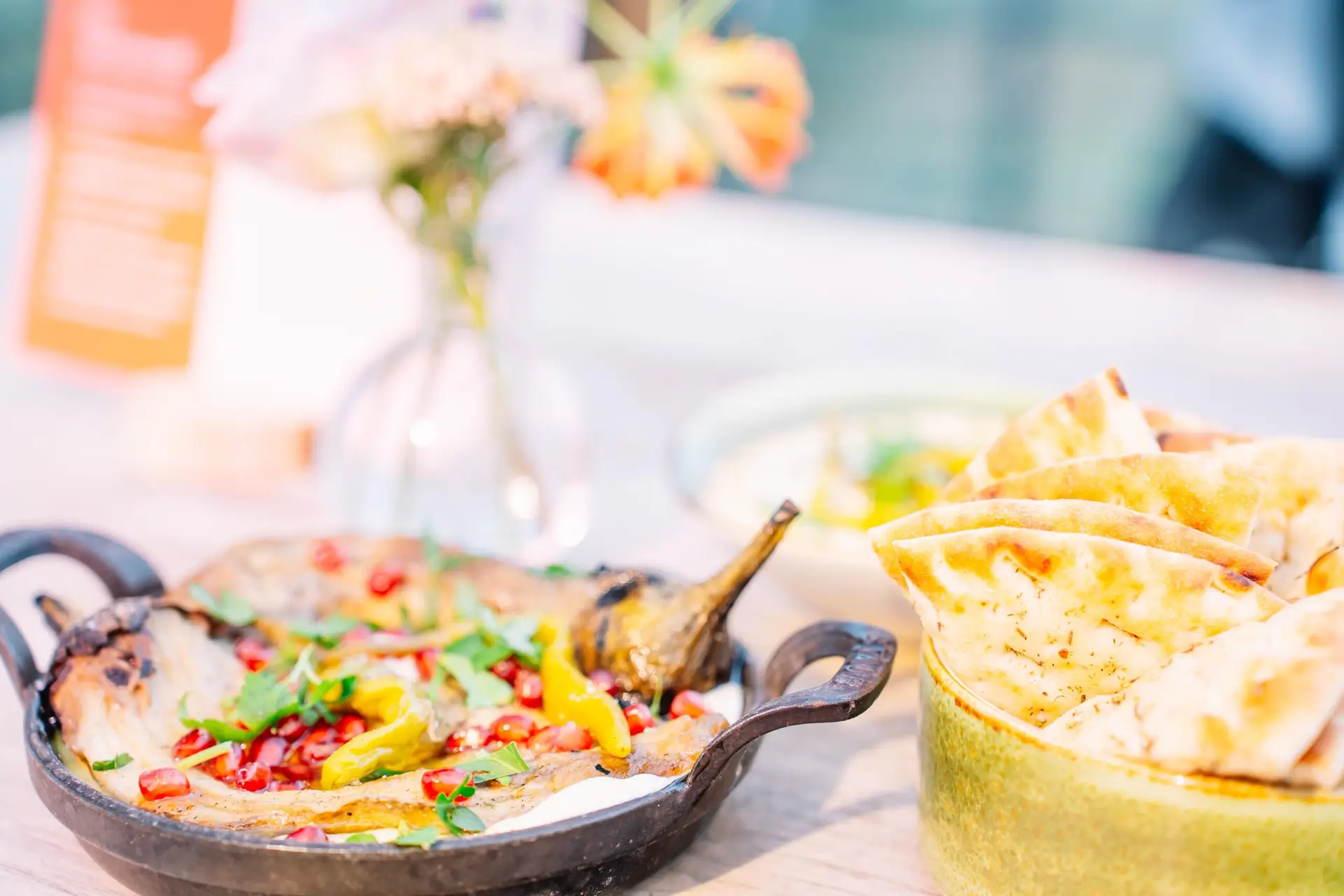 Azorti Diner Terraswijven VIP Pleinpubliek